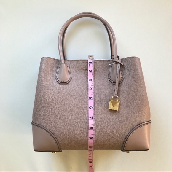 SOLD! NWT! Cute Michael Kors Handbag - Picture 8 of 16